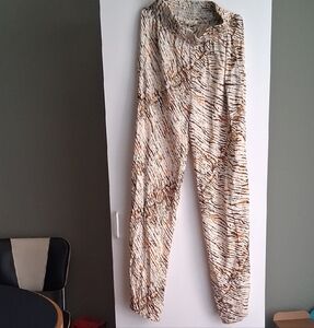 Elan Women's Abstract Print Joggers - Cream and Brown